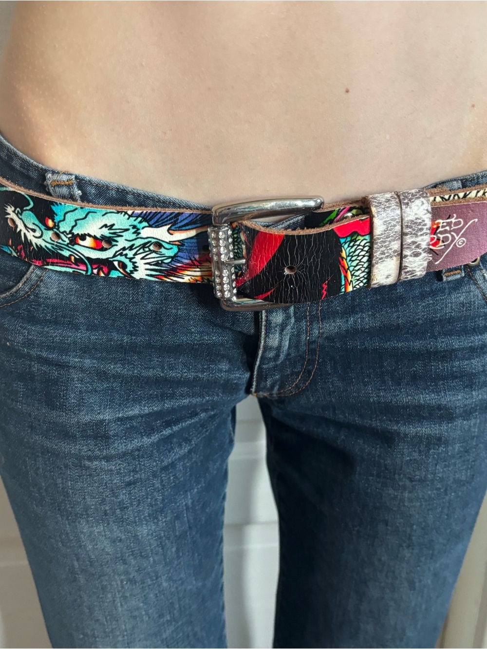 Ed Hardy Belt
Dragon tattoo with rhinestones 
Silver Jeweled Buckle
S